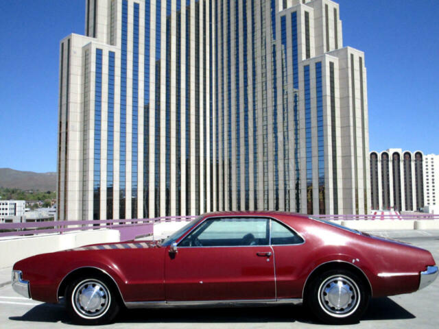 Oldsmobile Toronado 1967 image number 0