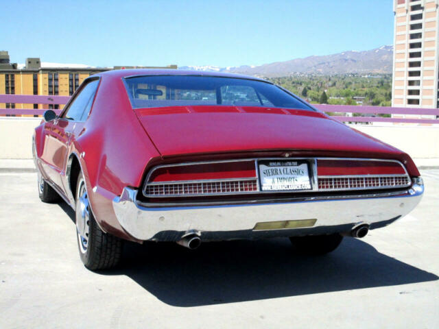 Oldsmobile Toronado 1967 image number 9