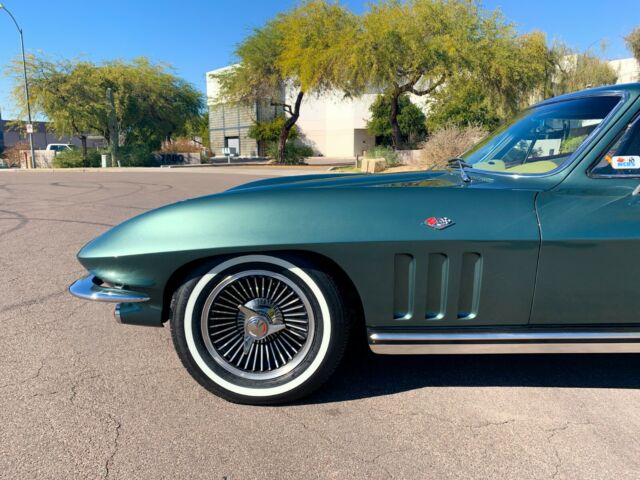 Chevrolet Corvette 1965 image number 36