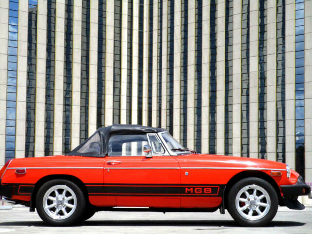 MG MGB 1976 image number 25