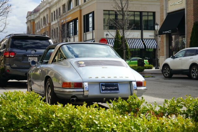 Porsche 911 1968 image number 7