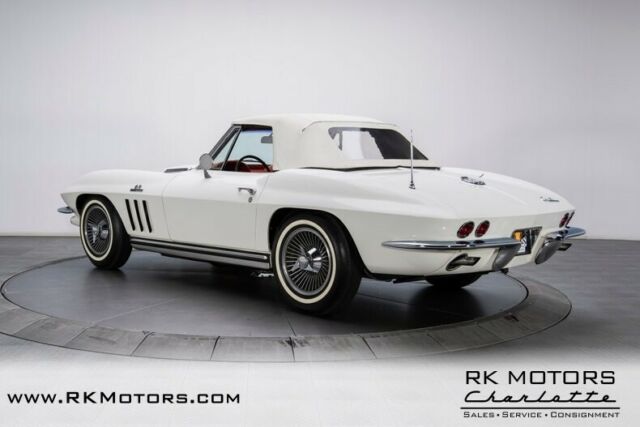 Chevrolet Corvette 1965 image number 11