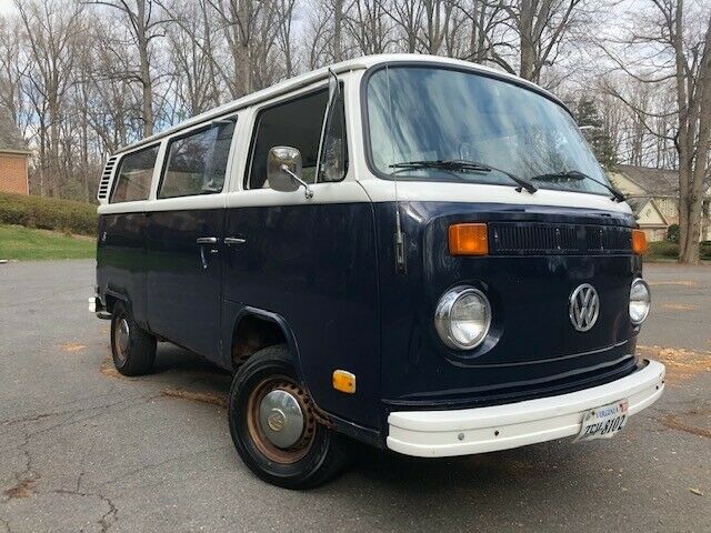 Volkswagen Bus/Vanagon 1974 image number 0