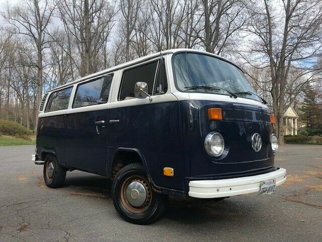 Volkswagen Bus/Vanagon 1974 image number 1