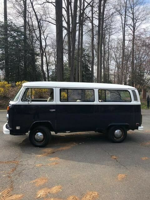 Volkswagen Bus/Vanagon 1974 image number 29