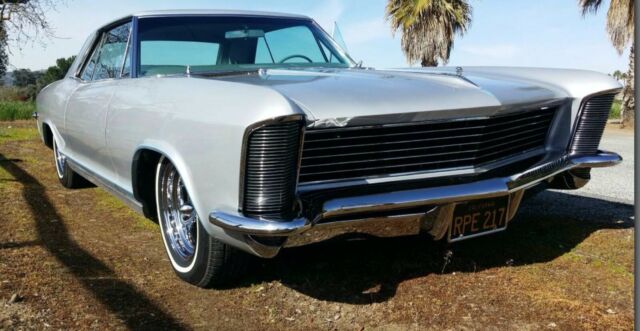 Buick Riviera 1965 image number 0