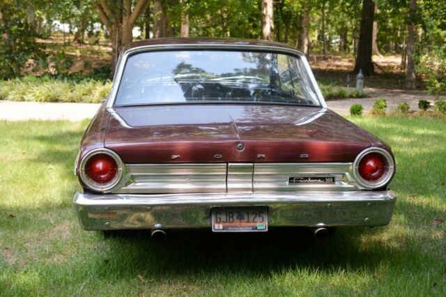 Ford Fairlane 1964 image number 2