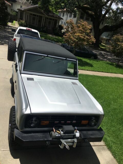 Ford Bronco 1969 image number 28