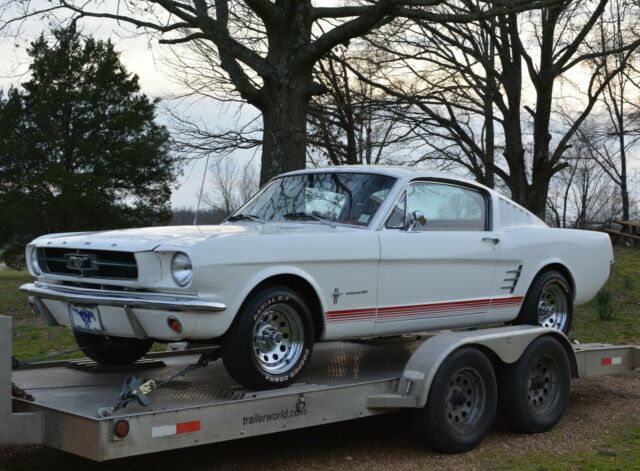 Ford Mustang 1965 image number 0