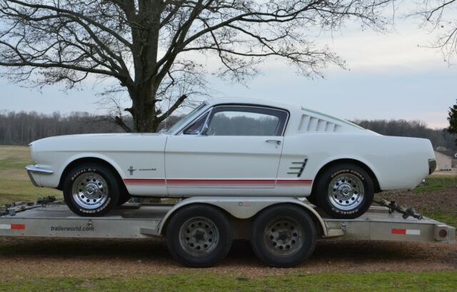 Ford Mustang 1965 image number 1