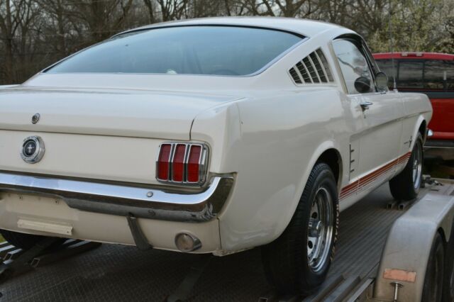 Ford Mustang 1965 image number 11