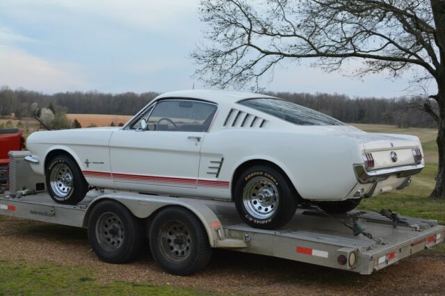 Ford Mustang 1965 image number 2