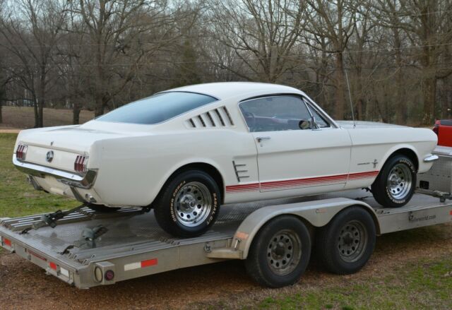 Ford Mustang 1965 image number 27