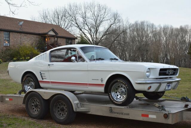 Ford Mustang 1965 image number 29