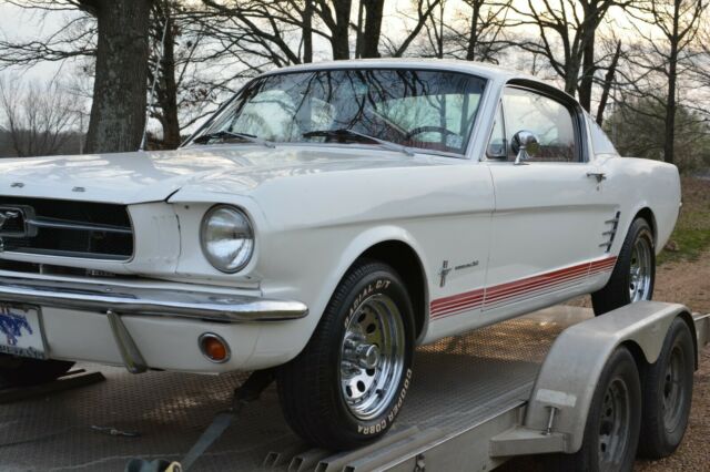 Ford Mustang 1965 image number 33