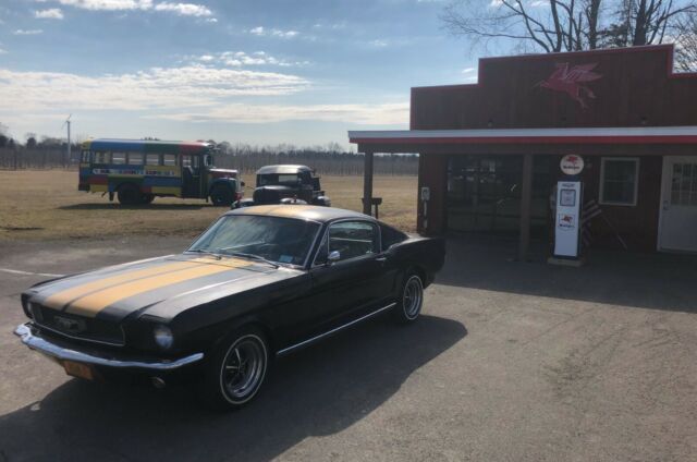 Ford Mustang 1965 image number 35