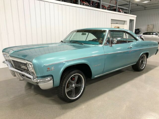 Chevrolet Impala 1966 image number 2