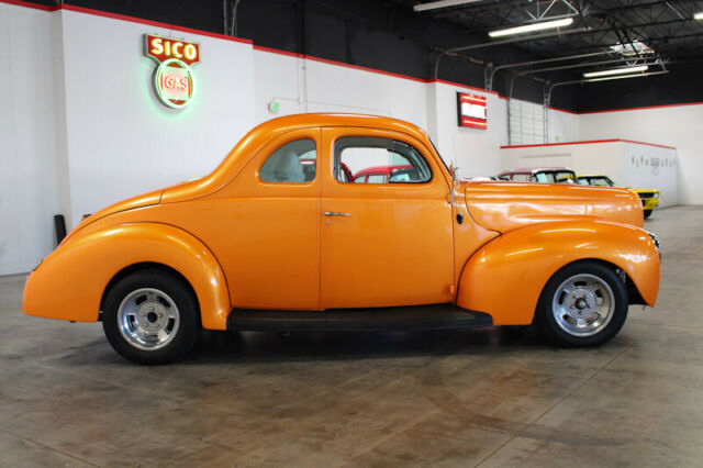 Ford Deluxe 1940 image number 31