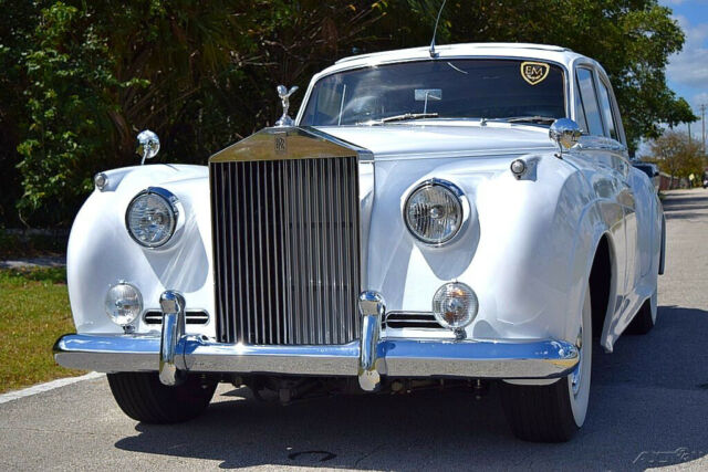 Rolls-Royce Silver Cloud 1958 image number 11