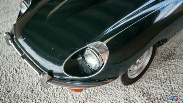 Jaguar E-Type 1970 image number 16