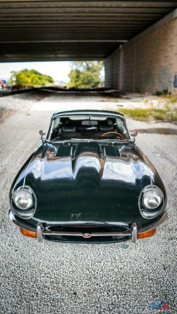 Jaguar E-Type 1970 image number 18