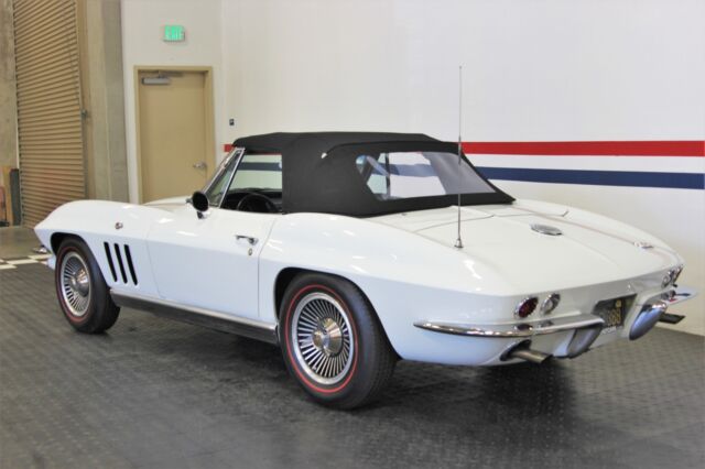 Chevrolet Corvette 1966 image number 12