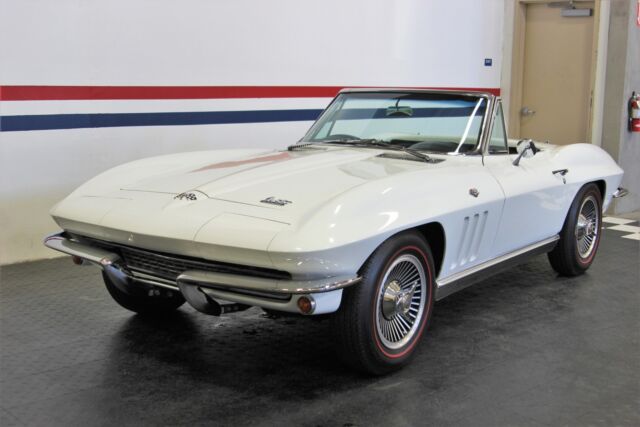 Chevrolet Corvette 1966 image number 27