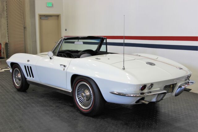 Chevrolet Corvette 1966 image number 29