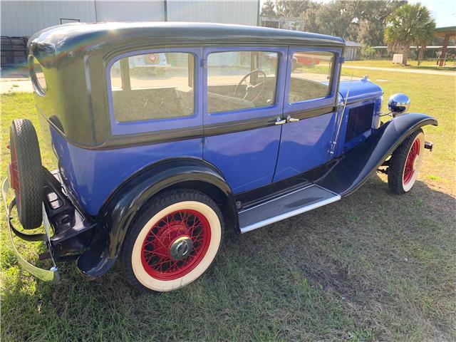 Plymouth sedan 1931 image number 2