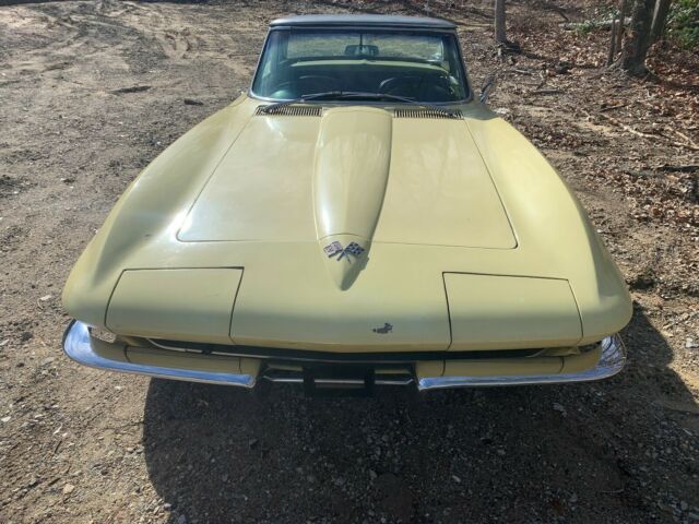 Chevrolet Corvette 1965 image number 29