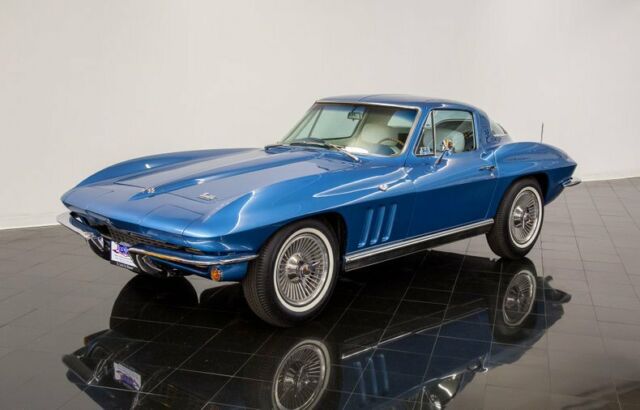 Chevrolet Corvette 1966 image number 1