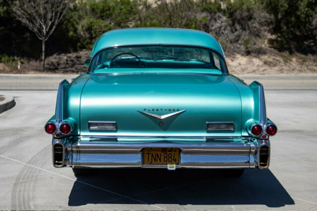 Cadillac Fleetwood 1957 image number 19