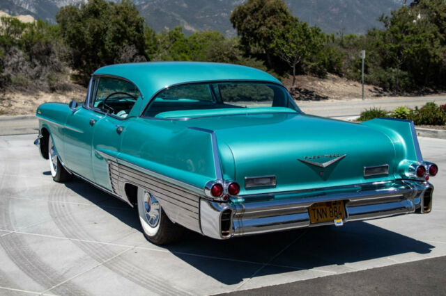 Cadillac Fleetwood 1957 image number 6