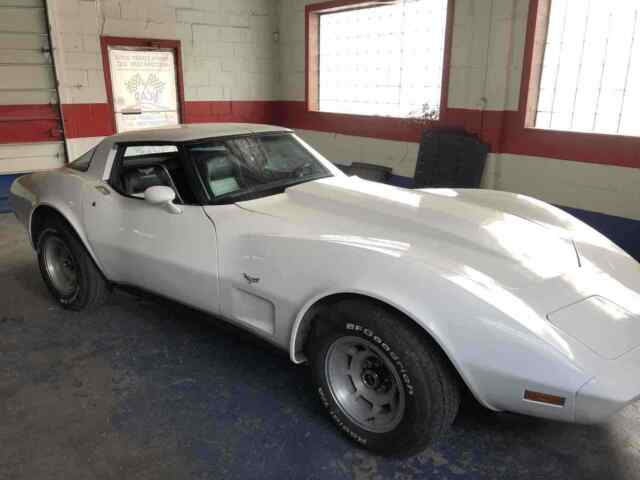 Chevrolet Corvette C3 1979 image number 30