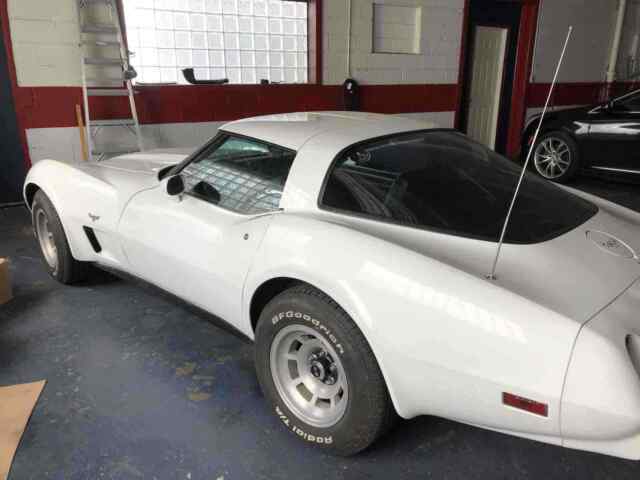 Chevrolet Corvette C3 1979 image number 31