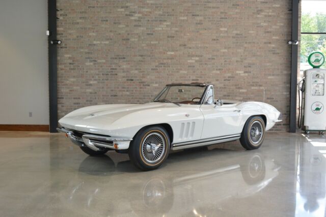 Chevrolet Corvette 1965 image number 0