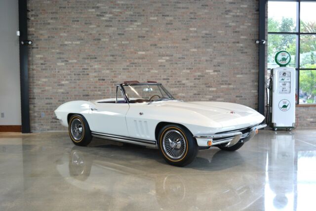 Chevrolet Corvette 1965 image number 16