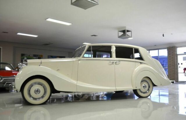 Rolls-Royce Silver Wraith Hooper Touring Limousine 1951 image number 30