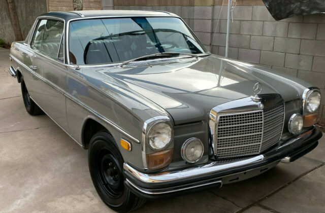 Mercedes-Benz 200-Series 1970 image number 0