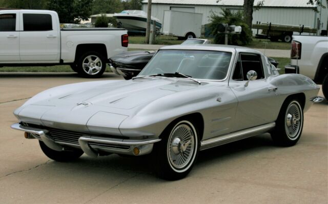 Chevrolet Corvette 1964 image number 1