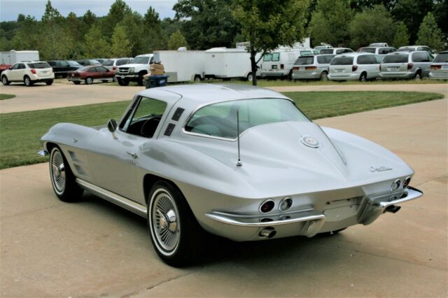 Chevrolet Corvette 1964 image number 10