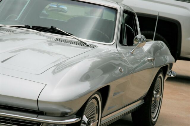 Chevrolet Corvette 1964 image number 25