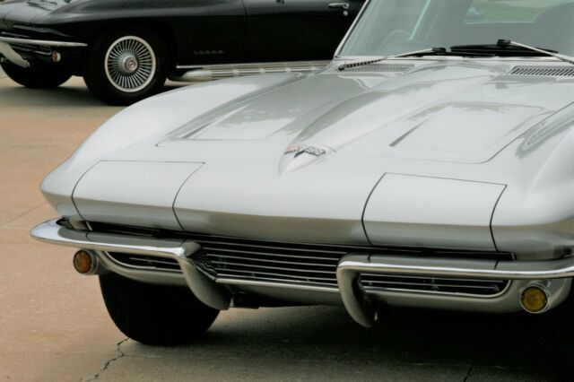 Chevrolet Corvette 1964 image number 26