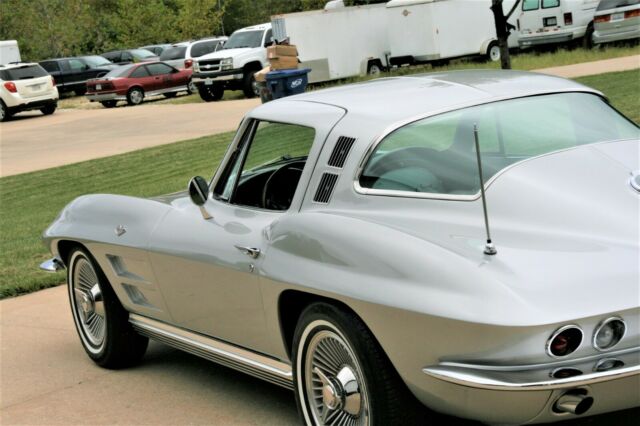 Chevrolet Corvette 1964 image number 33