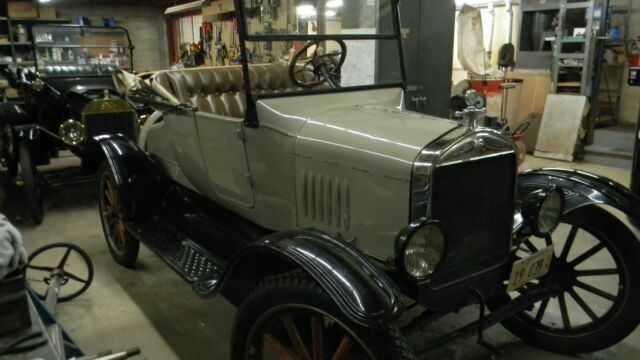 Ford Model T 1921 image number 2