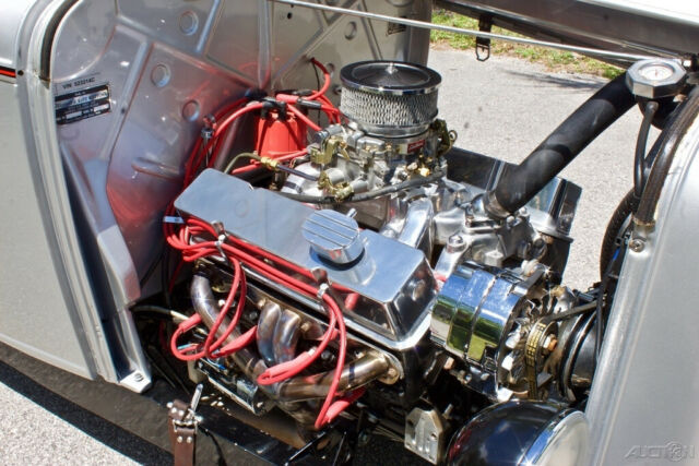 Ford Deuce Highboy Roadster 1932 image number 34