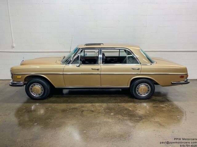 Mercedes-Benz 300-Series 1970 image number 6