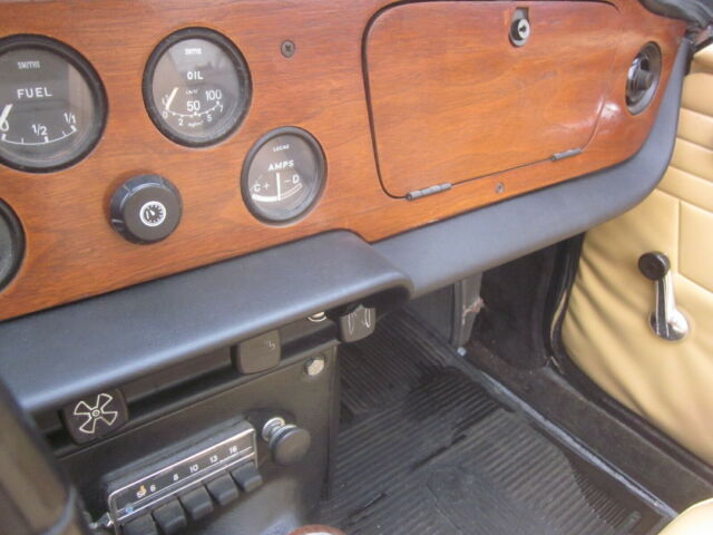 Triumph TR-6 1970 image number 29