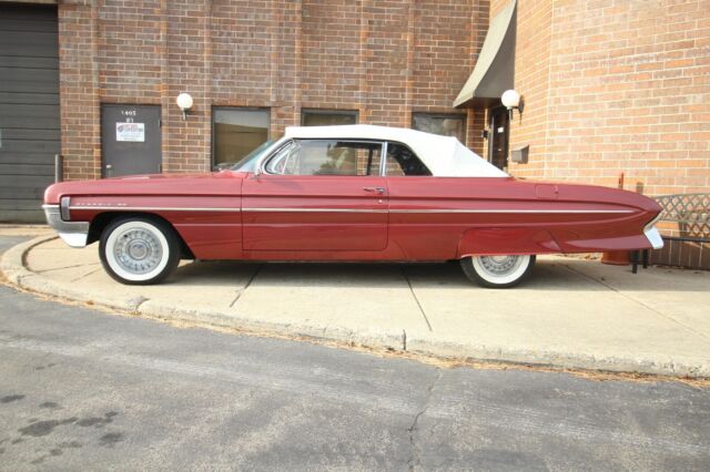 Oldsmobile Eighty-Eight 1961 image number 25