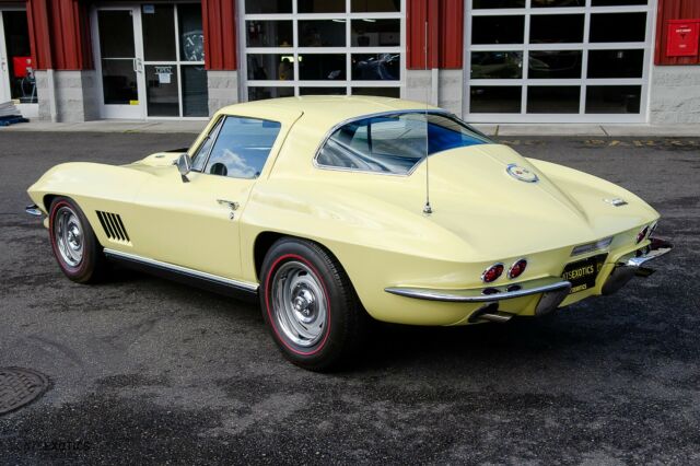 Chevrolet Corvette 1967 image number 32